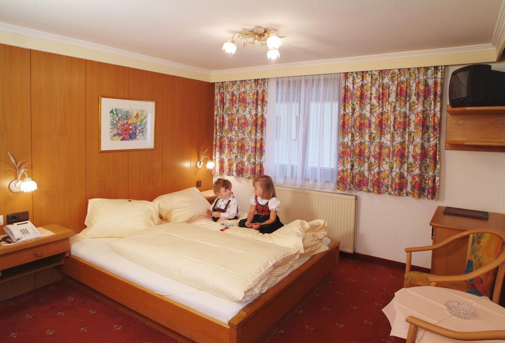 Hotel Mitterer Saalbach-Hinterglemm Rum bild